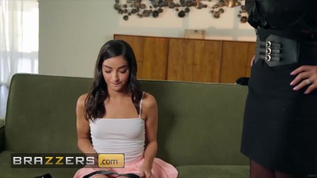 Brazzers - Babysitter Emily Willis gets anal fucked Ariella Ferrera