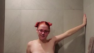 Amateur Public shower masturbation 