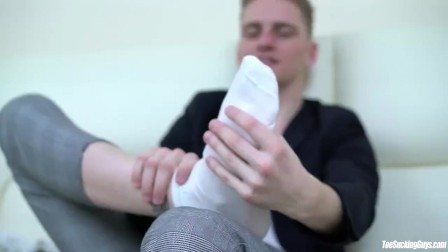 Solo Handsome Foot Lovers Jerks Cock