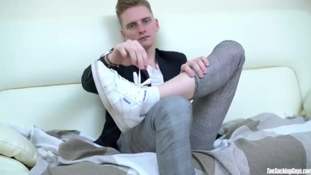Solo Handsome Foot Lovers Jerks Cock