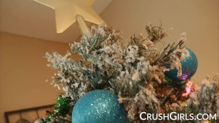 Big tit pornstar Jessa Rhodes deepthroats Santa Claus
