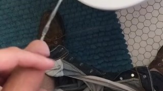 Anyone like peeing videos? Lemme know in the comments :)