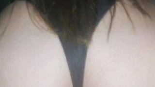 Sexy amiga latina follando con su tanga y gran culo! 