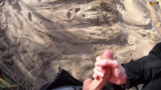 GIRLFRIEND GIVES RISKY QUICK HANDJOB AT A PUBLIC BEACH