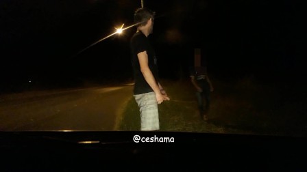 I was peeing at a road side and got a blowjob
