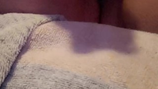 Latina MILF quirts