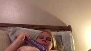 Milf pussy play 