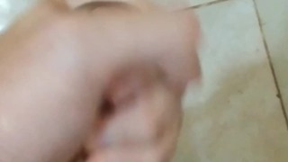 Mira como despierto a mi Pene y lo hago entrar en Acción!