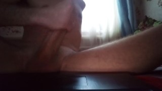I love to mastutbate on porn