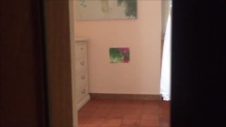 voleva masturbarsi e invece è arrivato 