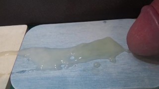 ふと思い立ち珪藻土に射精したものの、その後特に面白くないことを学習しました。