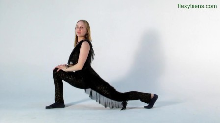 Sofya Belaya softcore gymnastics and splits