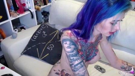 Tattoed Babe Bubble Butt Ass Fuck Sex Toys and Orgasm - Hot Solo