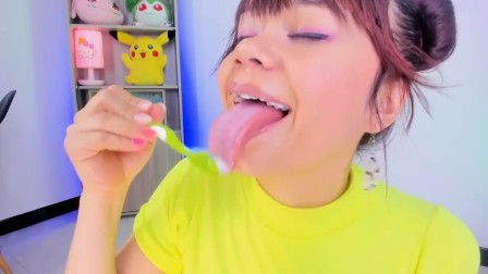 Lila Jordan brushes her tongue