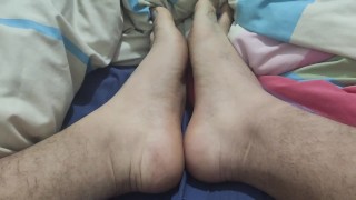 Huge sexy man feet 