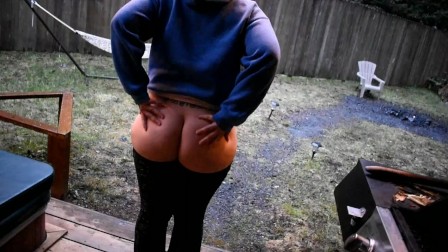 Round booty milf Kittywife outdoor tits and ass