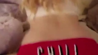 Girl twerks big ass