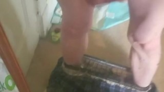 Mirror jerking w/cumshot 