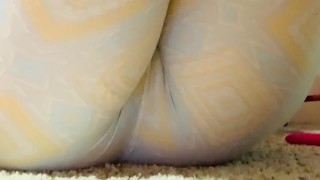 PAWG teen makes her self cum