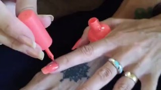 PAINTING MY SEXY NAILS