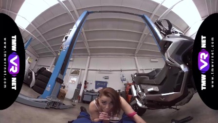 TmwVRnet - Klaudia Diamond - Nasty babe stops garage's work