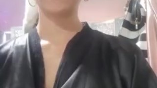 Masturbating while I brush my teeth || MILF