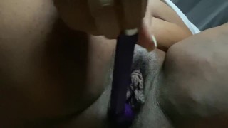 BLACK BBW FUCKING HER PUSSY