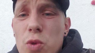 Deine Mutter arbeitet bei als 
