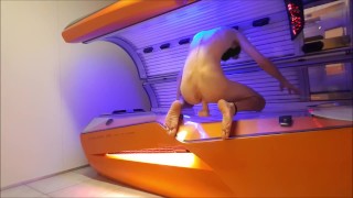 Dildo fuck in the solarium! public+risky anal! with cum!