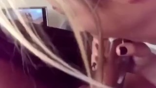 Gulosa tirando leite