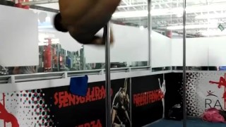 Sexy pole fitness