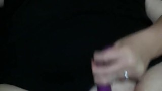 BBW MILF Lizzie Belle cums on her toy!