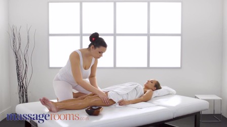 Massage Rooms Big naturals brunette Sofia Lee lesbian orgasms with Kinuski