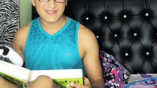 Corrumpiendo chico estudiante