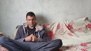 Снова слушаю разговорное радио.