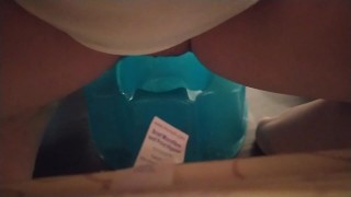Kinky milf pee to potty......