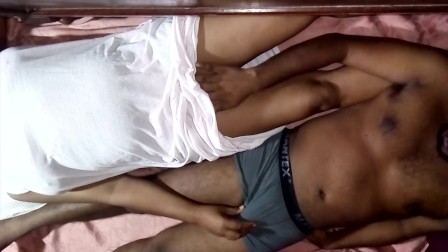 Sri lankan couple masturbate | ගෙදර ඩ්‍රයිවර් එක්ක ඇගිලි ගහගන්න ශානි
