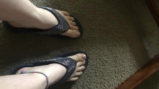 I love the way My feet sound in My flip flops!