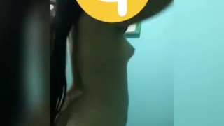 esta muy caliente y quiere sexo rapido