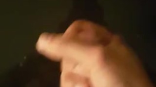 Gran cazzo e bella schizzata.....