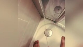Hot pissing in the shower, full bladder