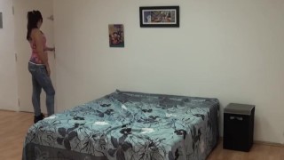 Es su primer trío y ya quiere hacer un bukkake!