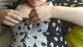 Unas tetas grandes y un coñito apretado