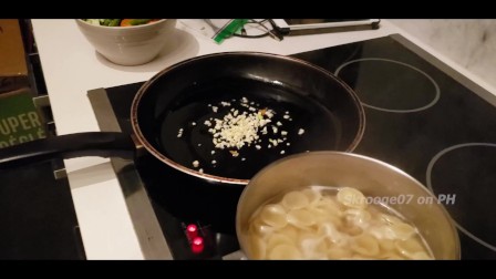 Foodporn Ep.1 Noodles and Nudes- Chinese Girl cooks in Lingerie and sucks BBC for dessert 4K 烹饪表演