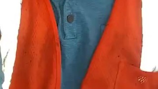 Mientras ellos trabajan yo me masturbo