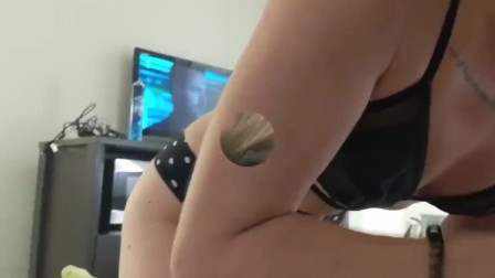 Tweaker whore in hotel gives deep throat and gets fucked stupid