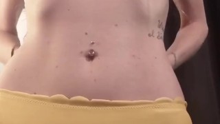 Little tweaker slut gets off standing up with toys hot and fast