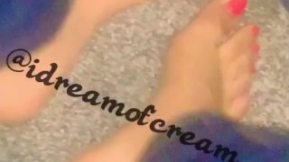 Pretty feet Red toes Fetish