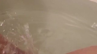 Bathtub pee