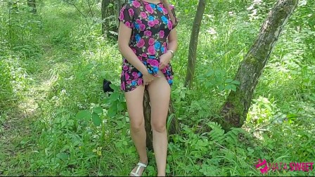 HOT GIRL ENJOY MASTURBATION AND SHOWING PUBLIC HER PUSSY IN FOREST TILL HARD ORGASM